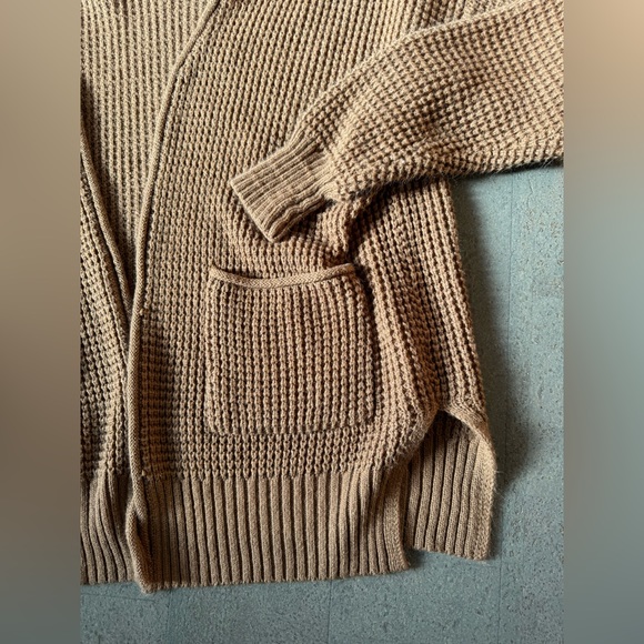 Women’s knit sweater in camel - Picture 2 of 3